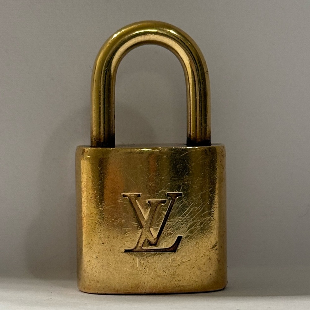 Louis Vuitton Padlock without Key #327